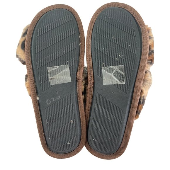 Steve Madden Criss Cross Faux Fur Leopard Print Slippers Size‎ 7 Cozy Comfy - Picture 7 of 9
